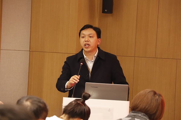 6、乐鱼线上平台(集团)官方网站总工程师苏群山主持会议 .JPG