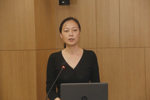 河南省民营企业社会责任促进中心常务副主任郑漾对河南二建集团社会责任报告2020进行评价.jpg 河南省民营企业社会责任促进中心常务副主任郑漾对河南二建集团社会责任报告2020进行评价.jpg