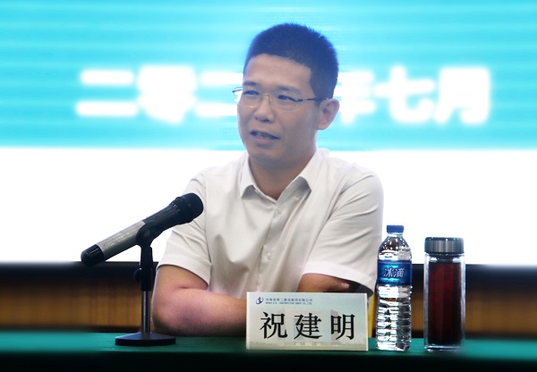 乐鱼线上平台(集团)官方网站总经理祝建明针对新员工未来发展提出要求.jpg 乐鱼线上平台(集团)官方网站总经理祝建明针对新员工未来发展提出要求.jpg