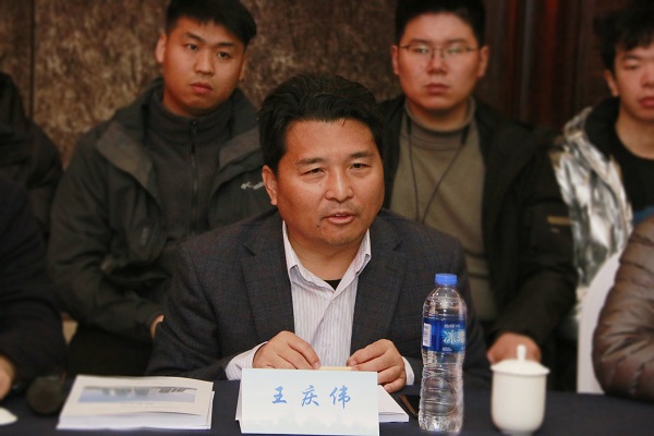 乐鱼线上平台(集团)官方网站副董事长王庆伟发表讲话.jpg 乐鱼线上平台(集团)官方网站副董事长王庆伟发表讲话.jpg