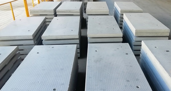 4、装配式预制路面板构件成品(轻型).jpg 4、装配式预制路面板构件成品(轻型).jpg