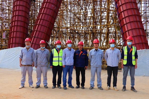 仪式参会人员合影.jpg 仪式参会人员合影.jpg