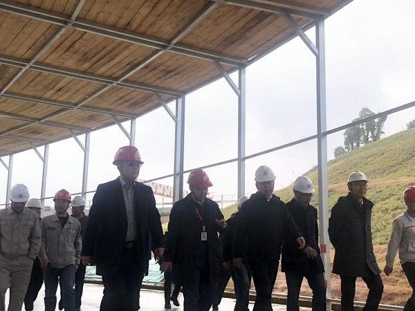 业主领导、乐鱼线上平台(集团)官方网站董事、副总经理崔向军莅临现场参观（从左至右依次为：崔向军、李耀和、王强、王国忠、韩华锋）.jpg
