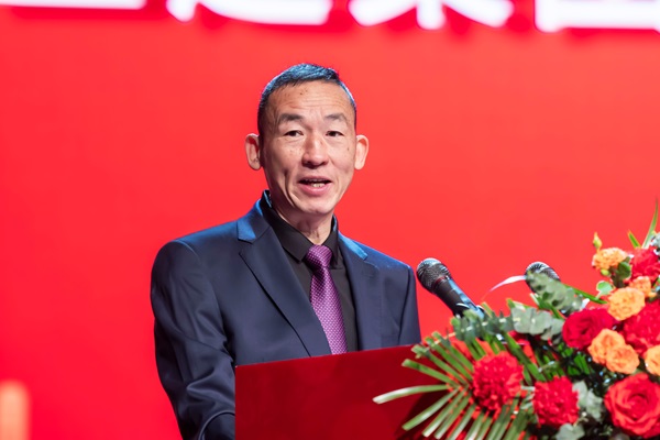 1乐鱼线上平台(集团)官方网站党委副书记、监事会主席陈百斌主持庆典仪式.jpg 1乐鱼线上平台(集团)官方网站党委副书记、监事会主席陈百斌主持庆典仪式.jpg