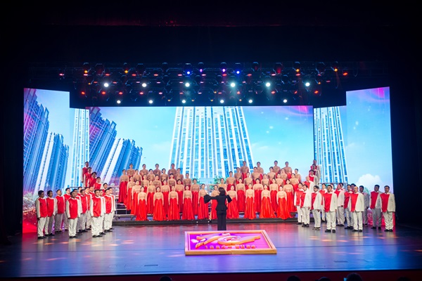 乐鱼线上平台(集团)官方网站机关选送的大合唱《走进新时代》.jpg 乐鱼线上平台(集团)官方网站机关选送的大合唱《走进新时代》.jpg